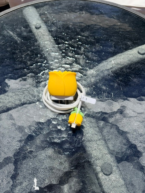 YELLOW TULIP -Charger